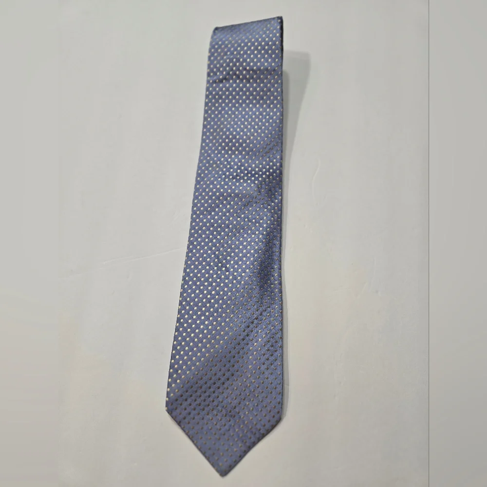 Banana Republic Blue and White Polka Dot Tie 100% Silk